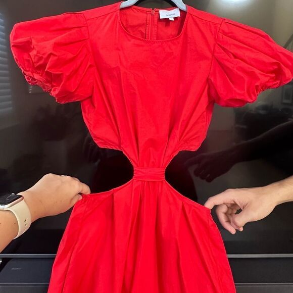 Elegant Red Cut-Out Maxi Dress - Picture 3 of 9